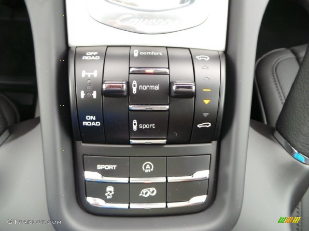 2014 Porsche Cayenne GTS Controls Photo #95505803