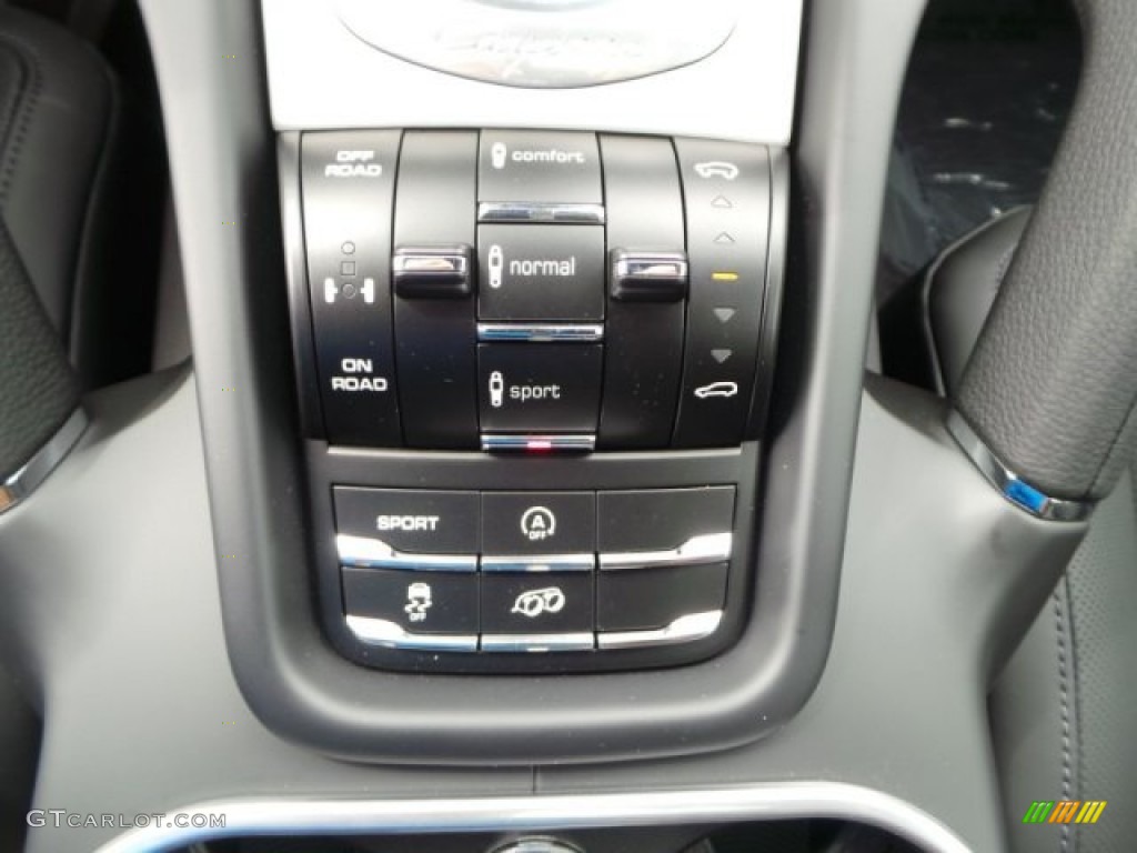 2014 Porsche Cayenne GTS Controls Photo #95506274