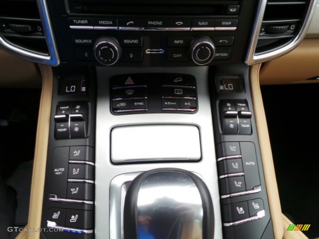 2014 Porsche Cayenne GTS Controls Photo #95506706