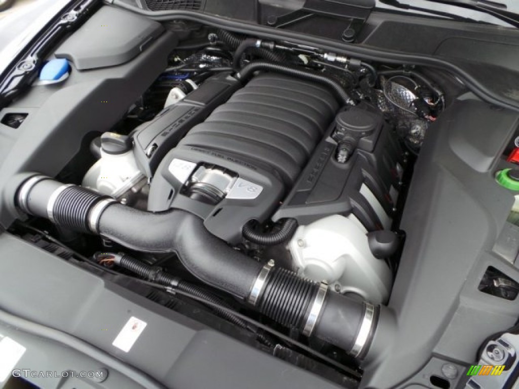 2014 Porsche Cayenne GTS Engine Photos