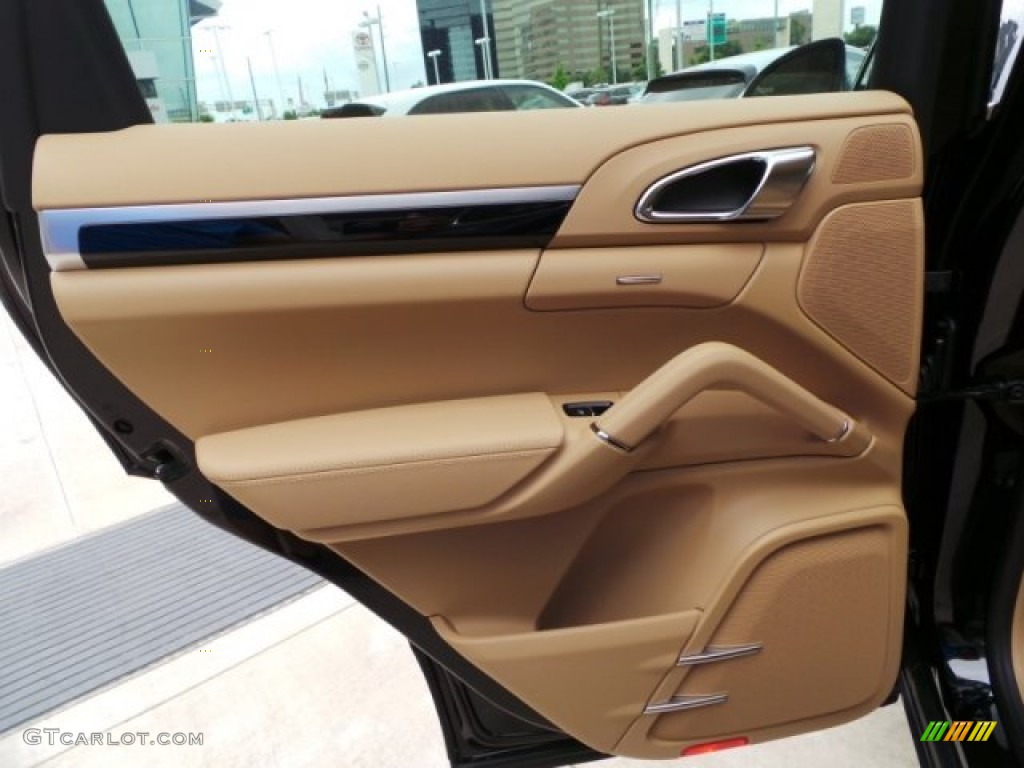 2014 Porsche Cayenne Diesel Door Panel Photos