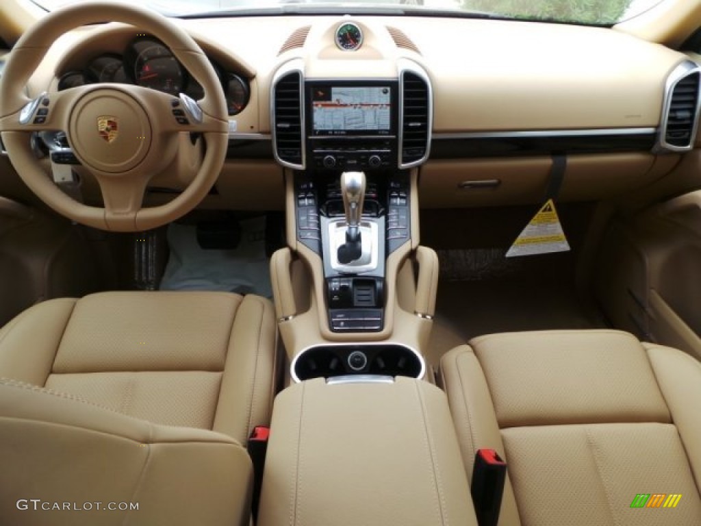 2014 Porsche Cayenne Diesel Luxor Beige Dashboard Photo #95507645