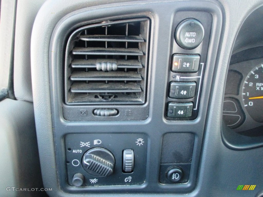 2003 Suburban 1500 LT 4x4 - Indigo Blue Metallic / Gray/Dark Charcoal photo #17