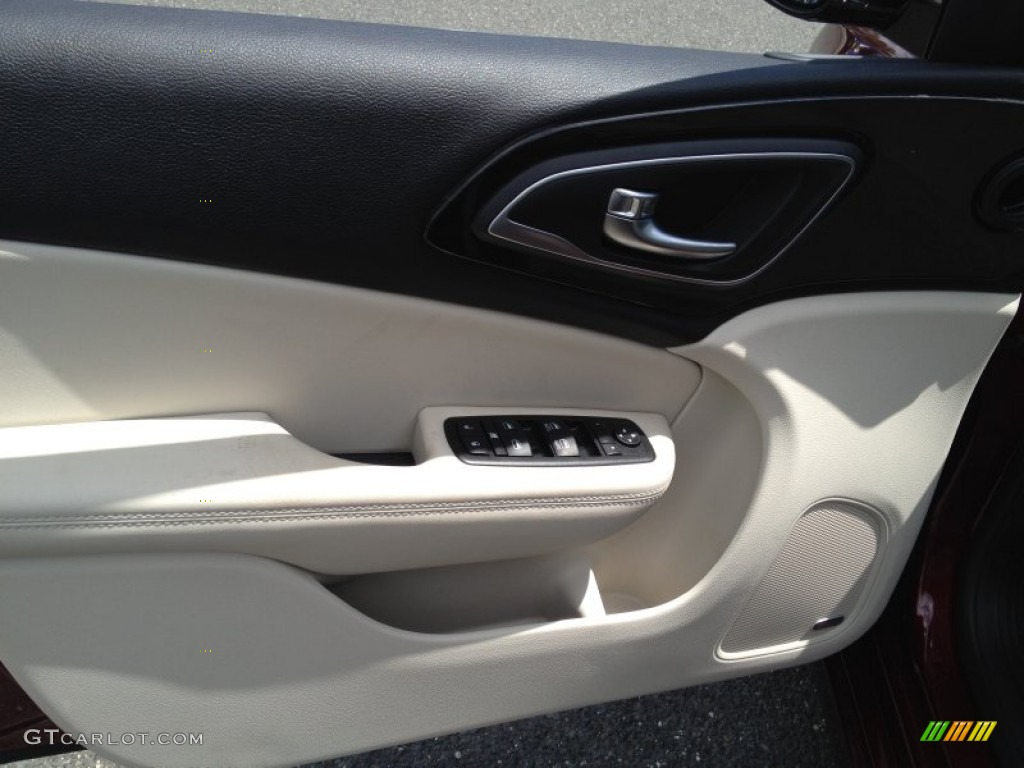2015 Chrysler 200 C Door Panel Photos