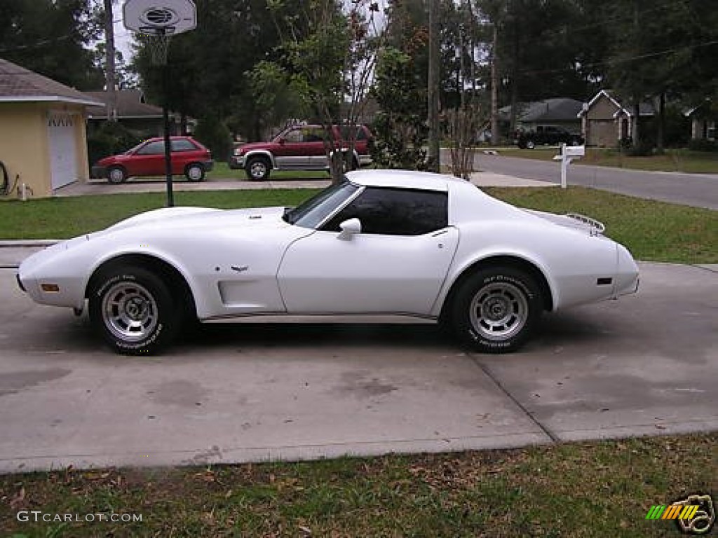 Classic White 1977 Chevrolet Corvette Coupe Exterior Photo #95511115