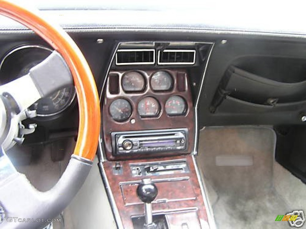 1977 Corvette Coupe - Classic White / Smoked Gray photo #8