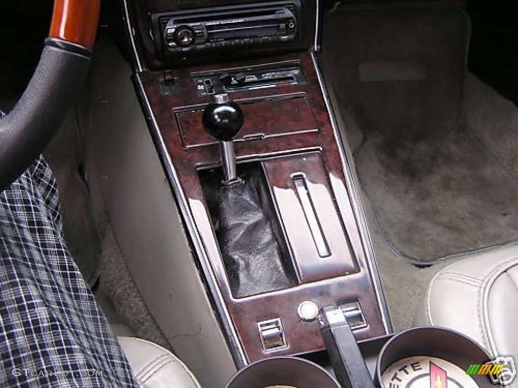 1977 Chevrolet Corvette Coupe Automatic Transmission Photo #95511299