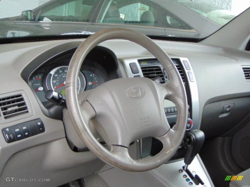 2009 Tucson SE V6 4WD - Mesa Red / Gray photo #10