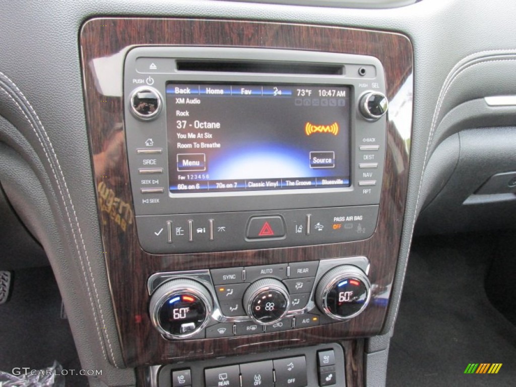 2015 Chevrolet Traverse LTZ AWD Controls Photos
