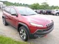 Deep Cherry Red Crystal Pearl - Cherokee Trailhawk 4x4 Photo No. 4