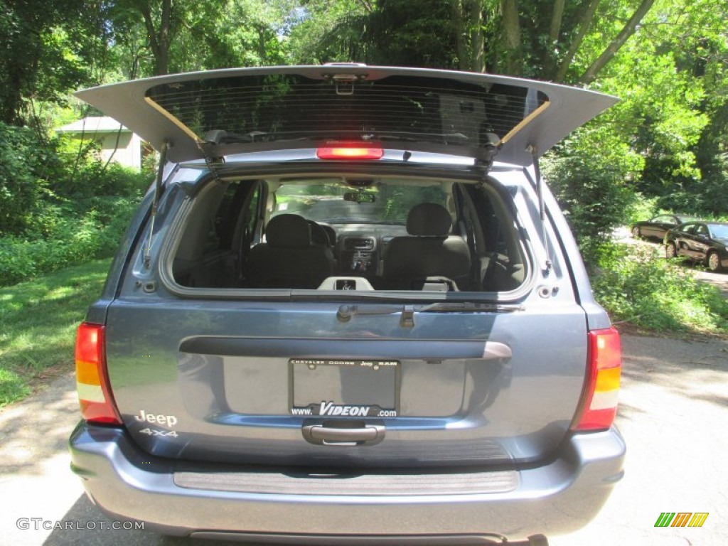 2004 Grand Cherokee Laredo 4x4 - Steel Blue Pearl / Dark Slate Gray photo #12