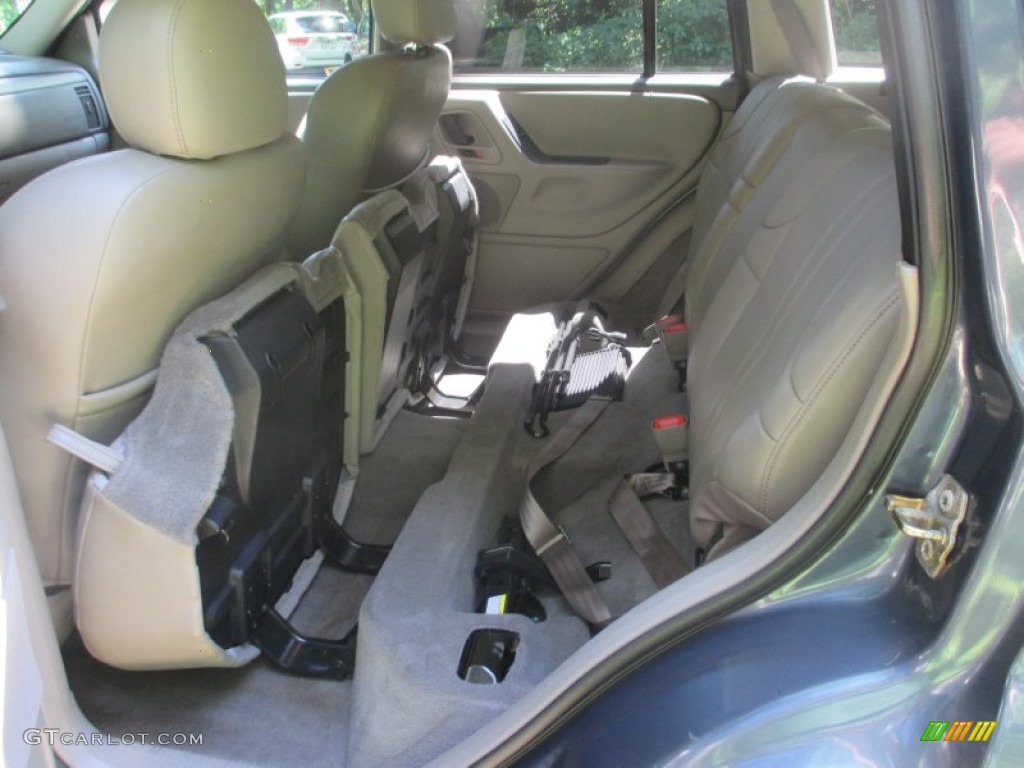 2004 Grand Cherokee Laredo 4x4 - Steel Blue Pearl / Dark Slate Gray photo #17