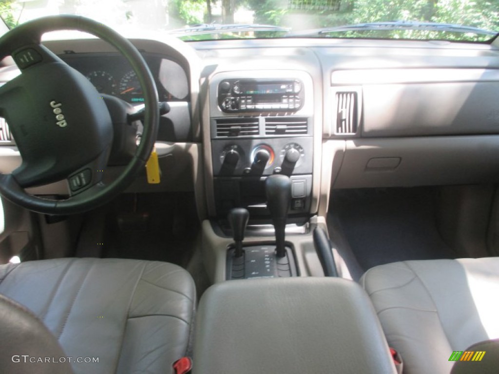 2004 Grand Cherokee Laredo 4x4 - Steel Blue Pearl / Dark Slate Gray photo #26