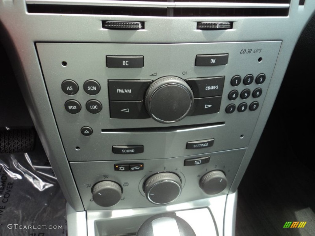 2008 Astra XR Sedan - Black Sapphire / Charcoal photo #11