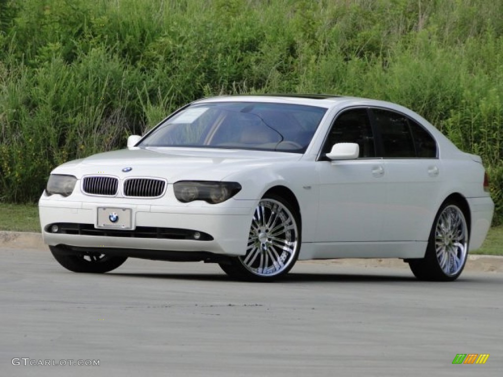 Alpine White BMW 7 Series