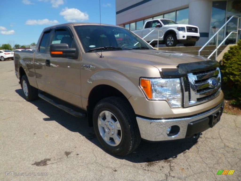 2011 F150 XLT SuperCab 4x4 - Pale Adobe Metallic / Pale Adobe photo #2