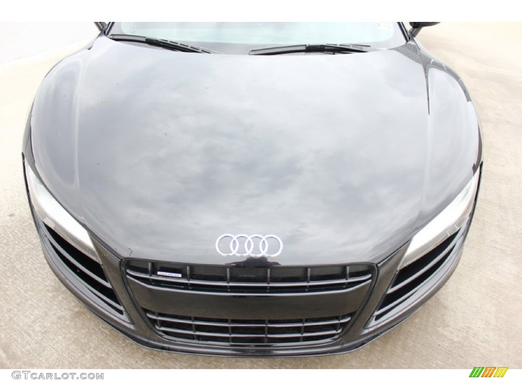 2012 R8 5.2 FSI quattro - Phantom Black Pearl Effect / Red photo #2