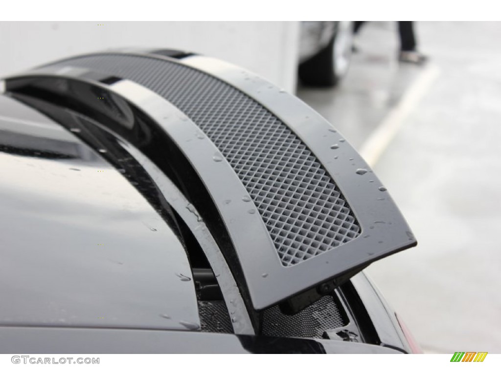 2012 R8 5.2 FSI quattro - Phantom Black Pearl Effect / Red photo #7