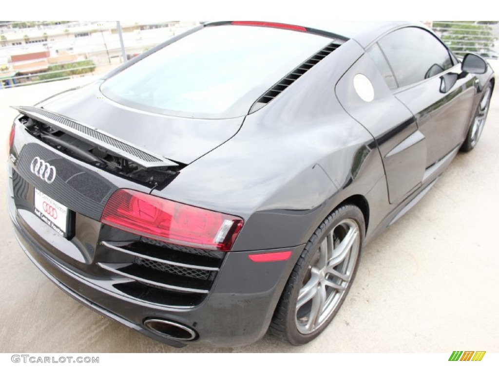 2012 R8 5.2 FSI quattro - Phantom Black Pearl Effect / Red photo #10
