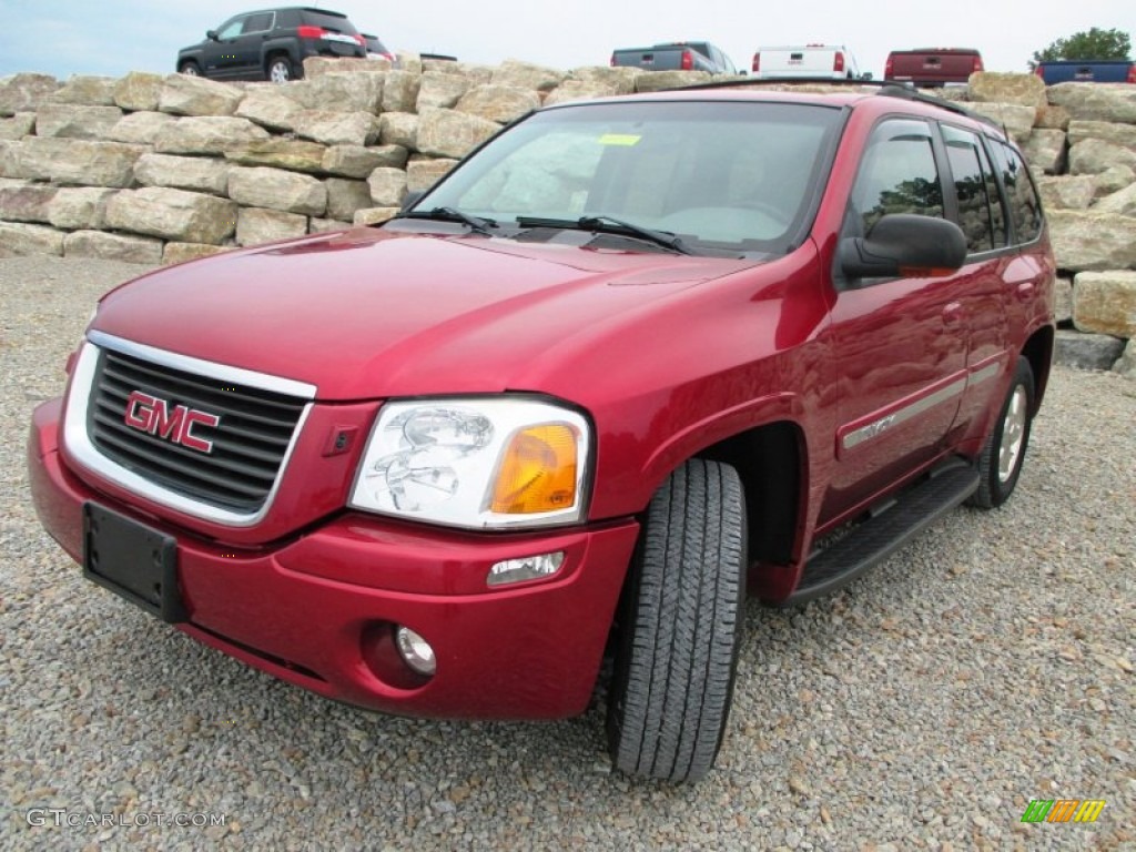2002 Envoy SLT 4x4 - Magnetic Red Metallic / Medium Pewter photo #2