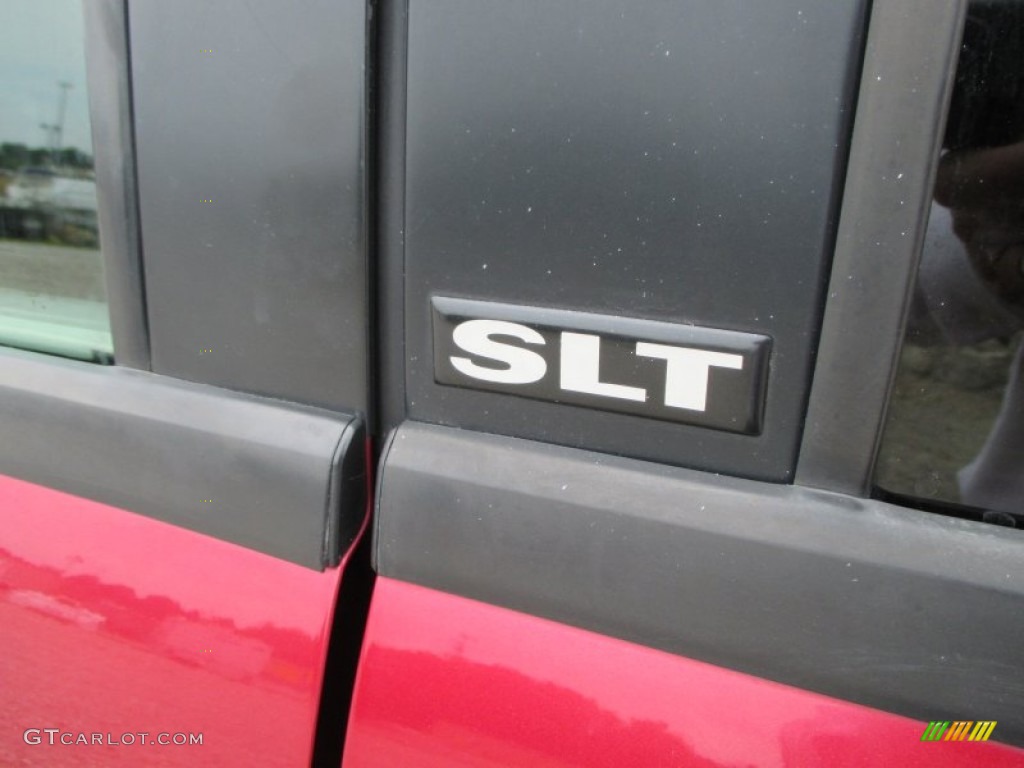 2002 Envoy SLT 4x4 - Magnetic Red Metallic / Medium Pewter photo #4