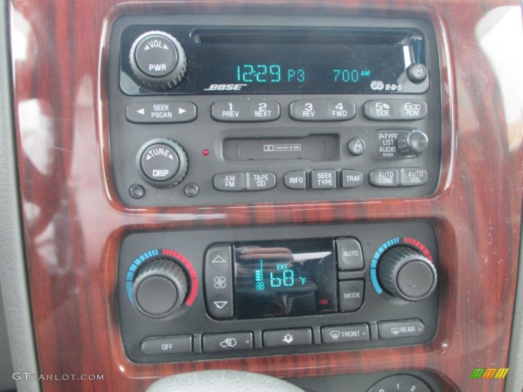 2002 Envoy SLT 4x4 - Magnetic Red Metallic / Medium Pewter photo #8
