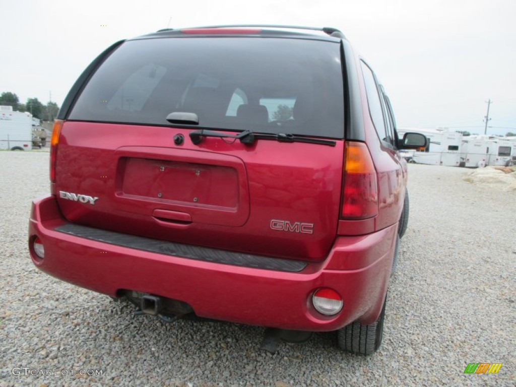2002 Envoy SLT 4x4 - Magnetic Red Metallic / Medium Pewter photo #28
