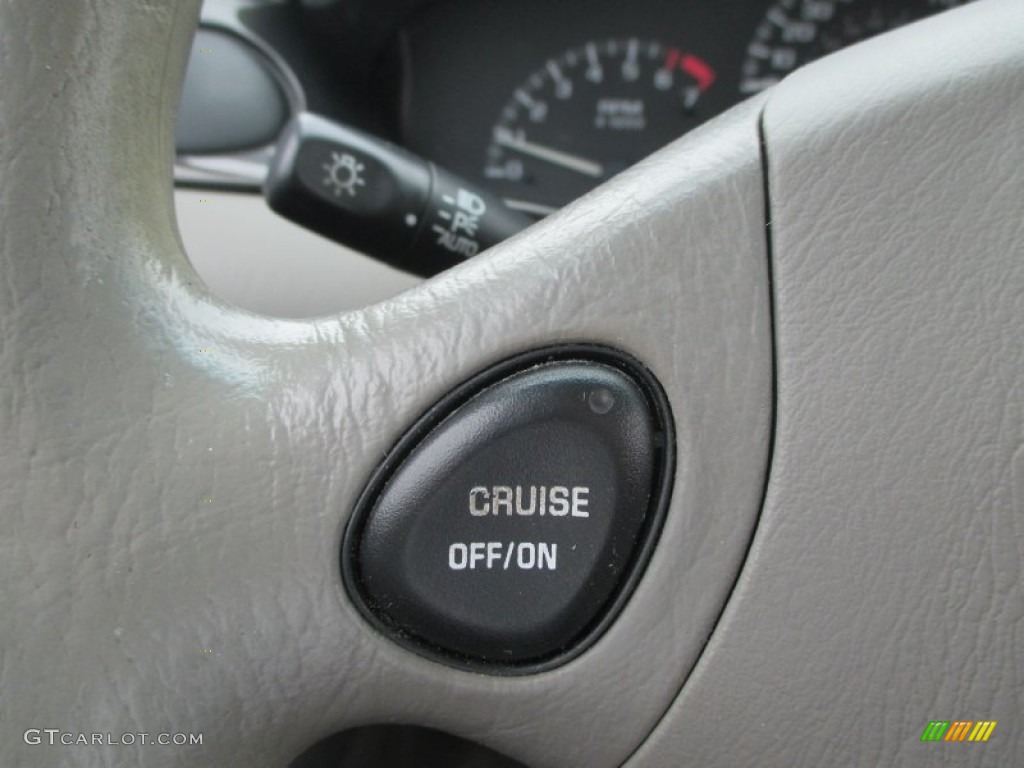 2003 Malibu Sedan - Galaxy Silver Metallic / Gray photo #8