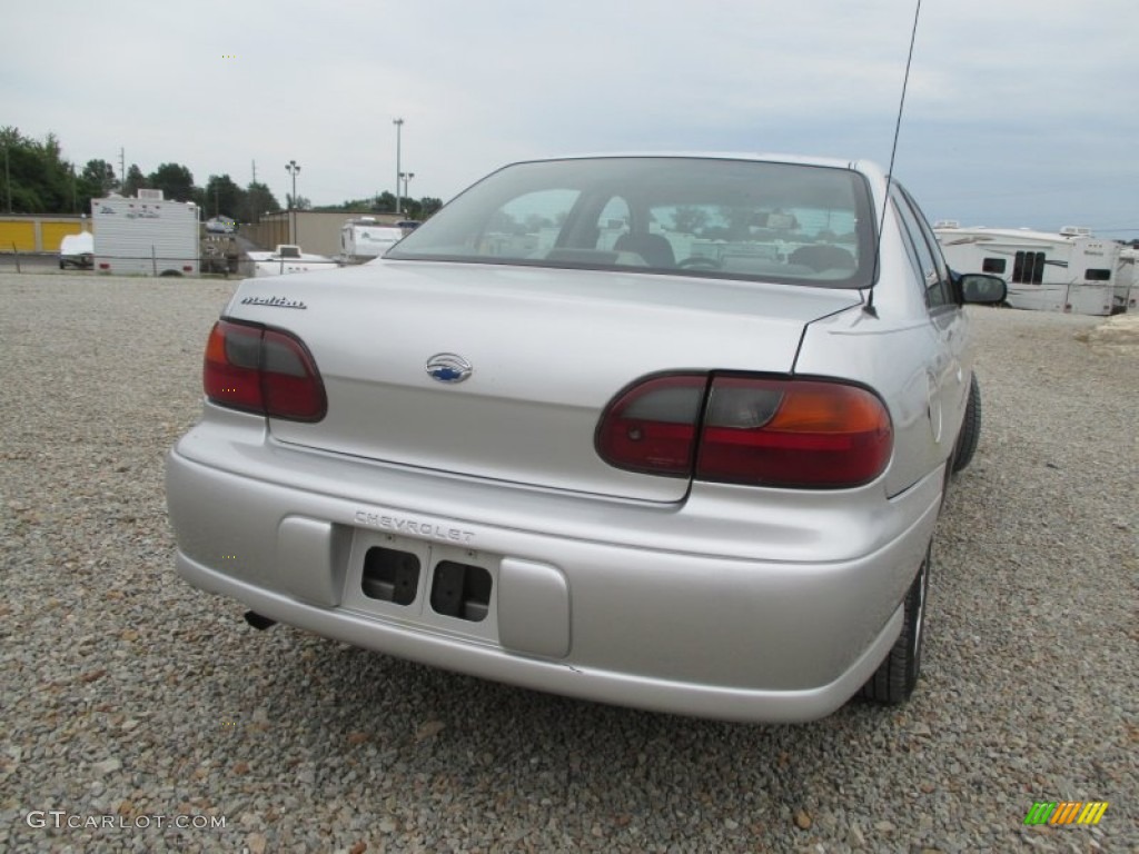 2003 Malibu Sedan - Galaxy Silver Metallic / Gray photo #16