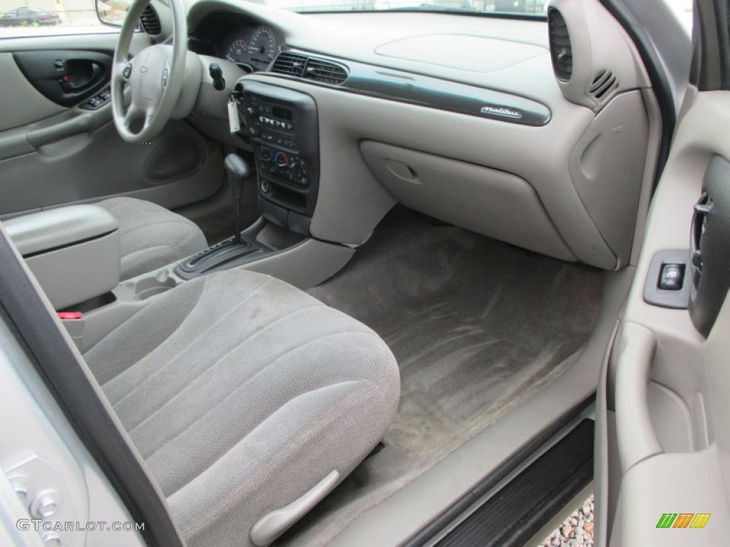 2003 Malibu Sedan - Galaxy Silver Metallic / Gray photo #18