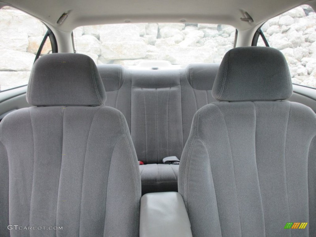 2003 Malibu Sedan - Galaxy Silver Metallic / Gray photo #19