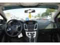Tuxedo Black - Focus SE Hatchback Photo No. 11
