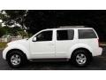 Avalanche White - Pathfinder SE 4x4 Photo No. 3