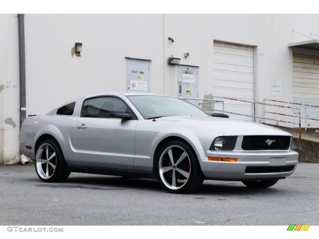 2007 Mustang V6 Deluxe Coupe - Satin Silver Metallic / Dark Charcoal photo #4