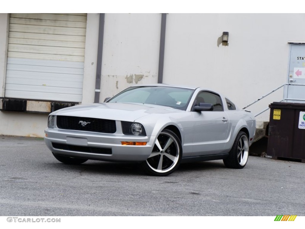 2007 Mustang V6 Deluxe Coupe - Satin Silver Metallic / Dark Charcoal photo #15