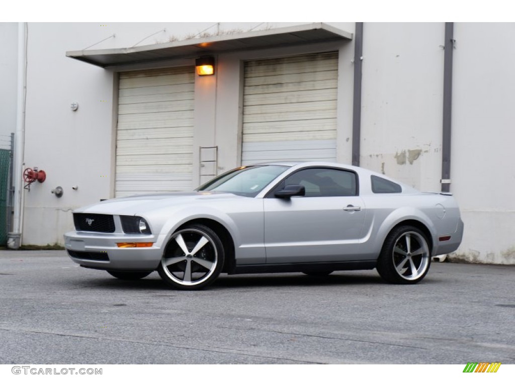 2007 Mustang V6 Deluxe Coupe - Satin Silver Metallic / Dark Charcoal photo #16