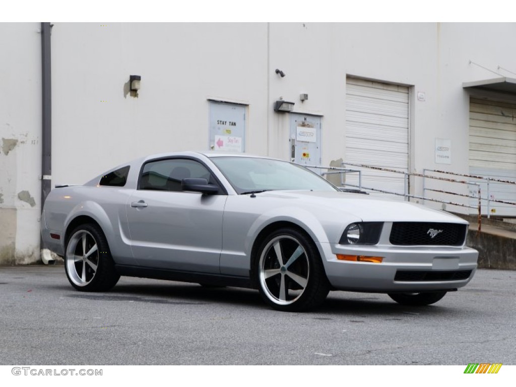 2007 Mustang V6 Deluxe Coupe - Satin Silver Metallic / Dark Charcoal photo #19