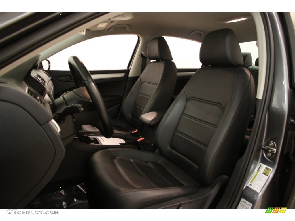 Titan Black Interior 2012 Volkswagen Passat 2.5L SE Photo #95591968