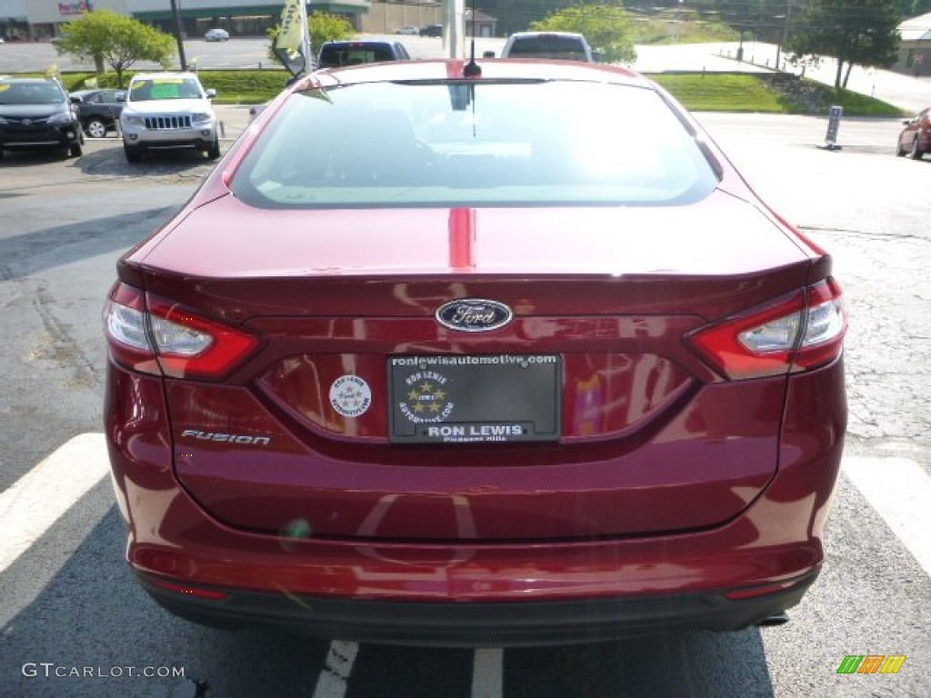 2013 Fusion S - Ruby Red Metallic / Earth Gray photo #4