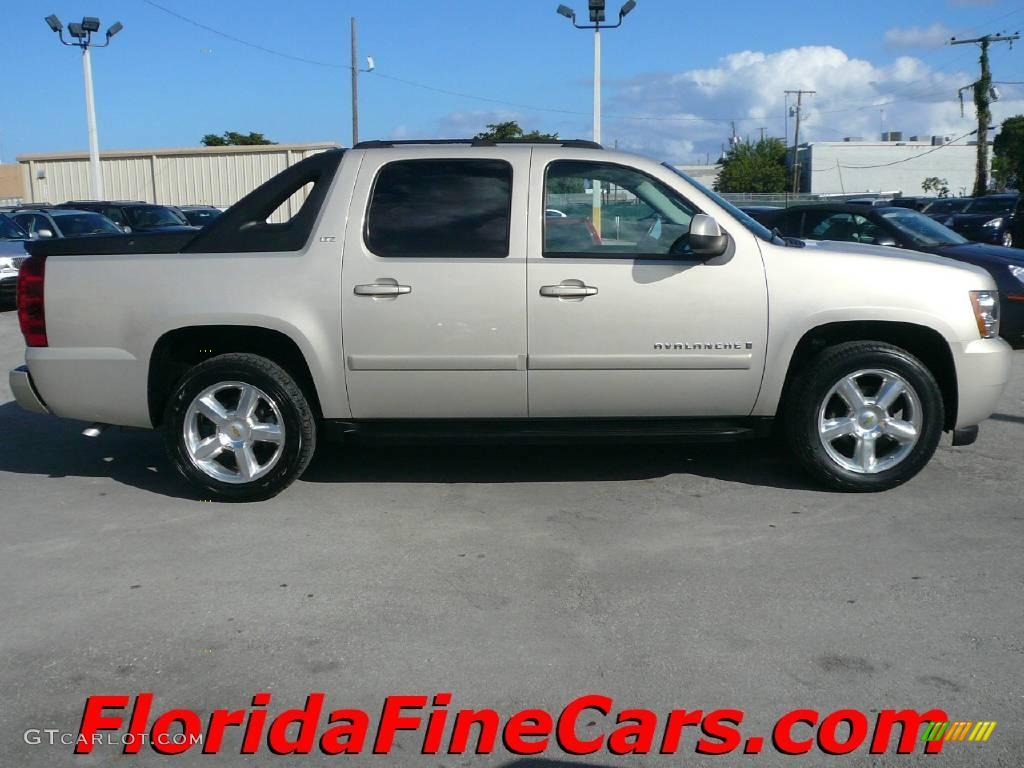 2007 Avalanche LTZ 4WD - Gold Mist Metallic / Ebony photo #4