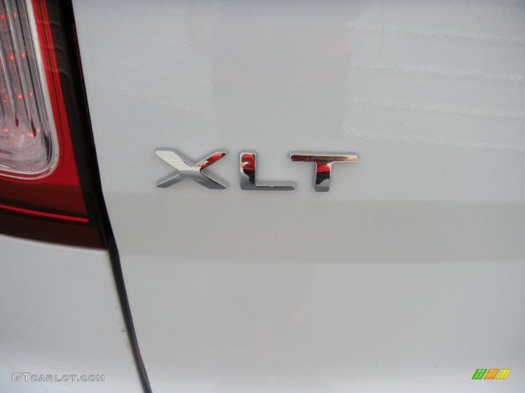 2015 Explorer XLT - Oxford White / Medium Light Stone photo #13