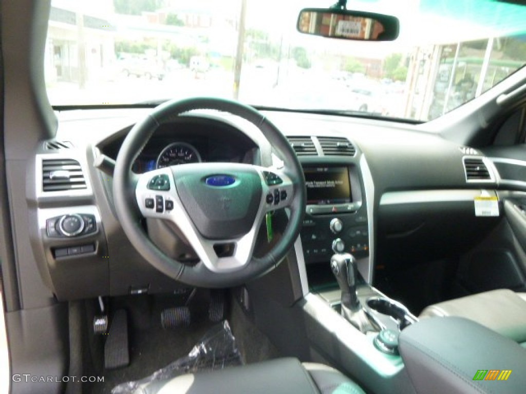 2015 Explorer XLT 4WD - Ingot Silver / Charcoal Black photo #12