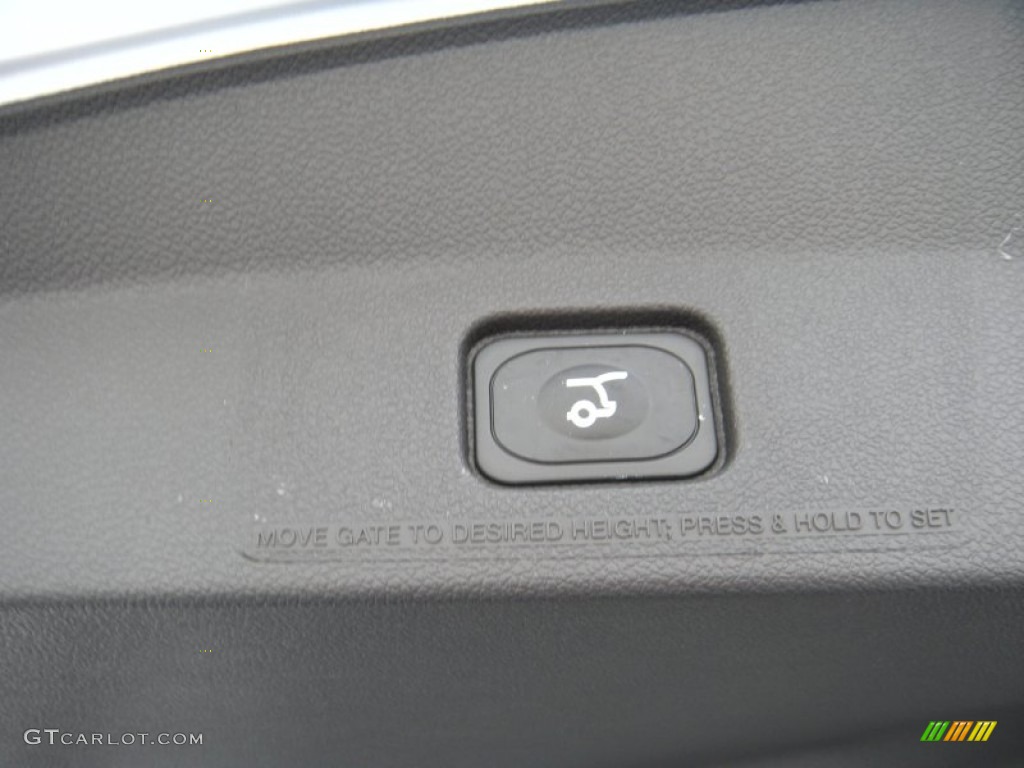 2015 Explorer XLT - Oxford White / Medium Light Stone photo #21