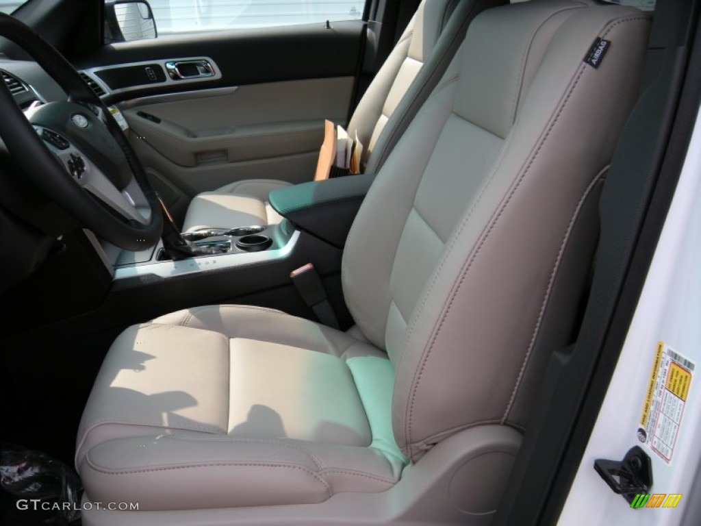 2015 Explorer XLT - Oxford White / Medium Light Stone photo #26
