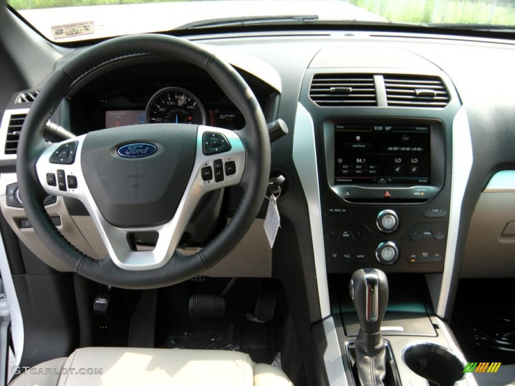 2015 Explorer XLT - Oxford White / Medium Light Stone photo #28