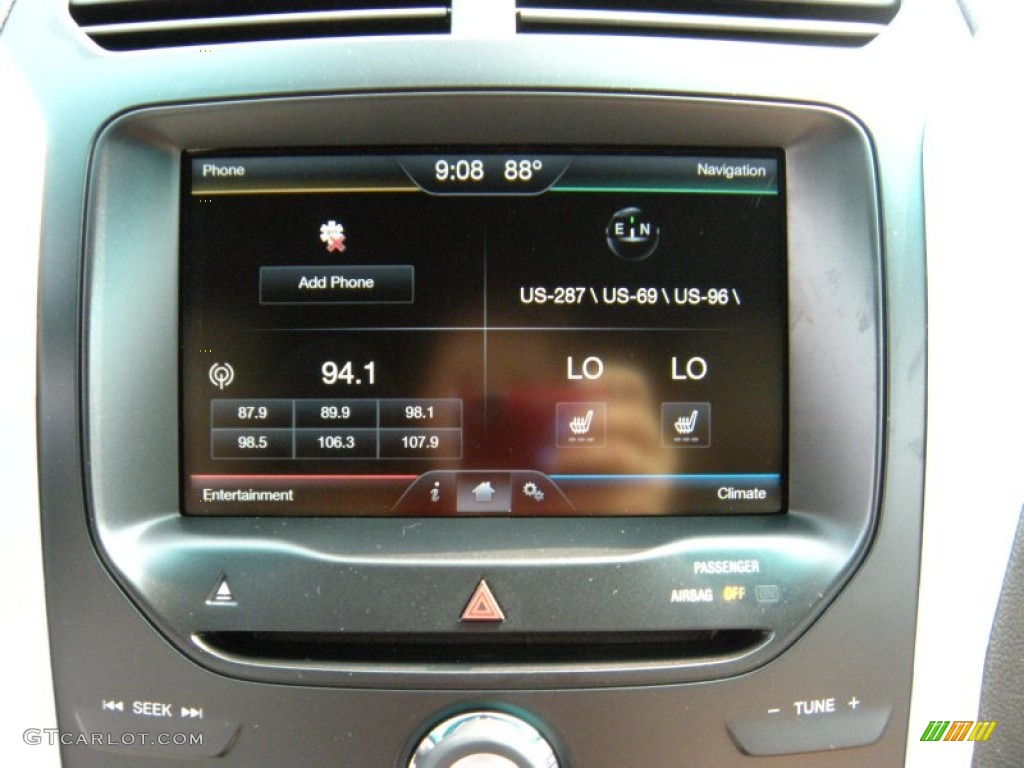 2015 Explorer XLT - Oxford White / Medium Light Stone photo #30