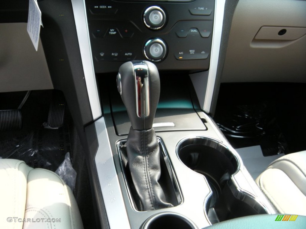 2015 Explorer XLT - Oxford White / Medium Light Stone photo #32