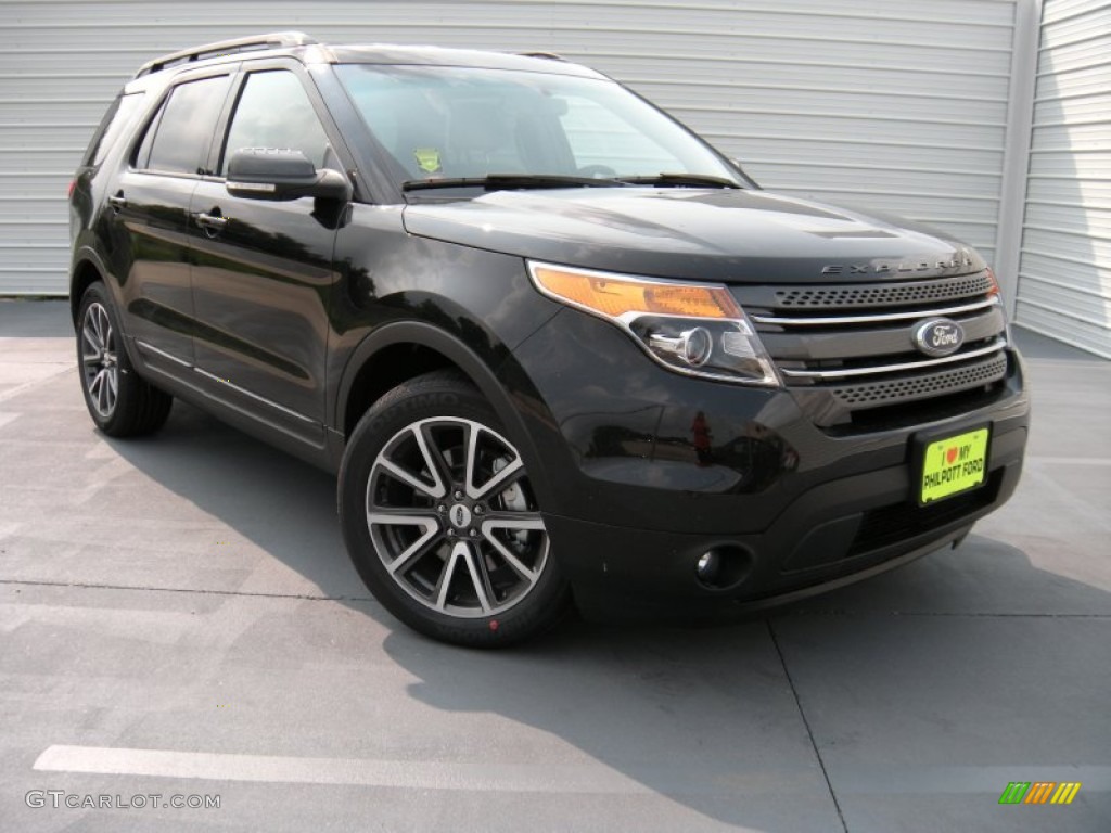 2015 Explorer XLT - Tuxedo Black / Charcoal Black photo #1