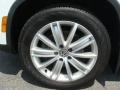 Candy White - Tiguan SE Photo No. 15