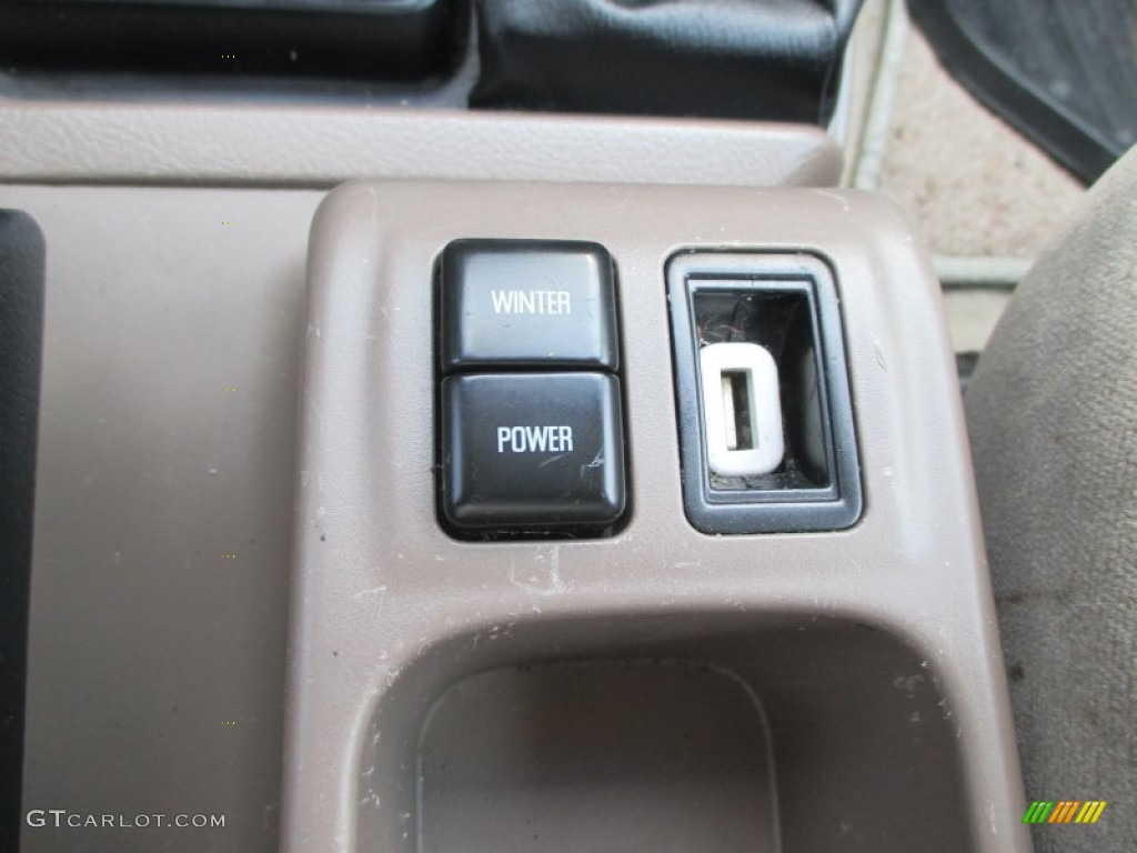 2000 Rodeo LSE 4WD - Ebony Black / Beige photo #10
